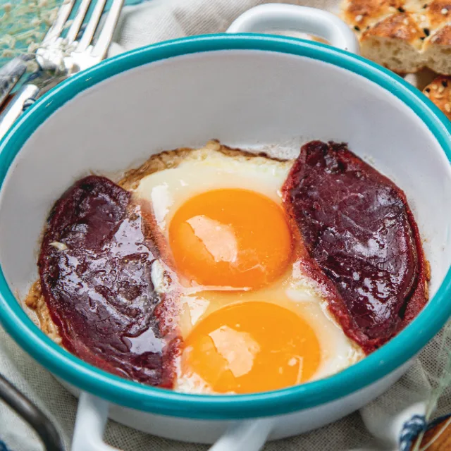 Pastirmali Yumurta